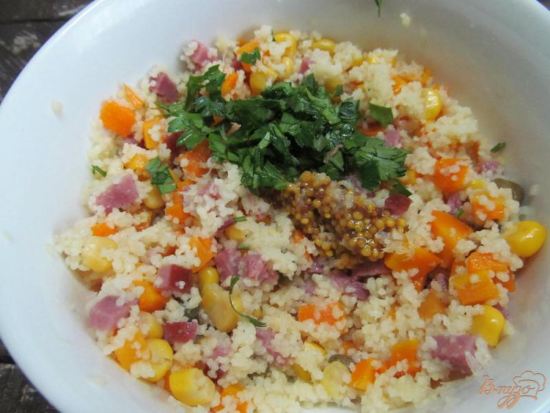 Фото приготовление рецепта: Салат с кус-кусом морковью и каперсами шаг №4