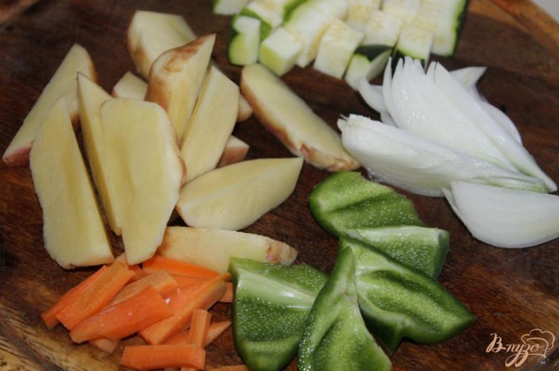 Фото приготовление рецепта: Овощное рагу с молодым горохом шаг №1