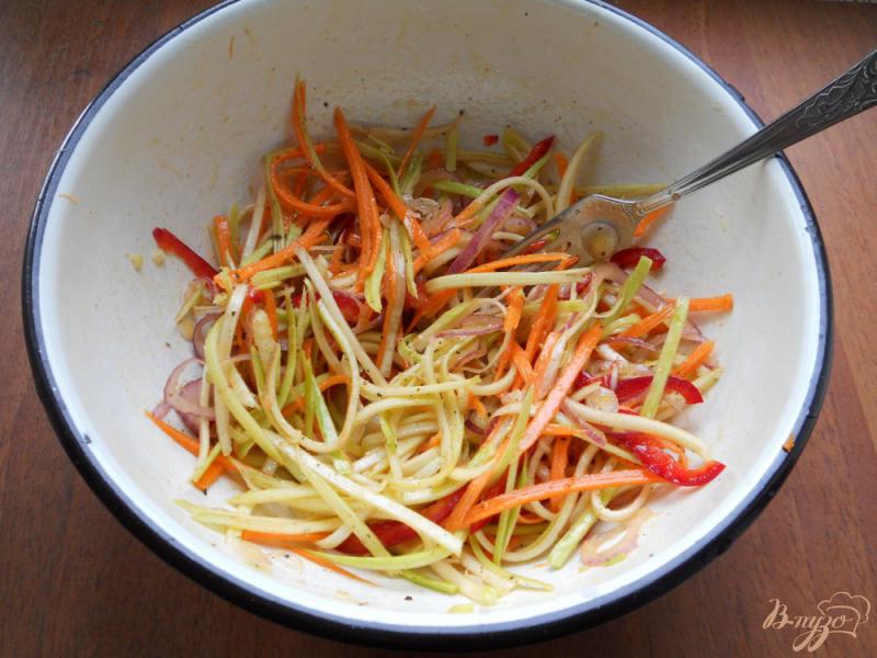 Фото приготовление рецепта: Острый овощной салат шаг №4