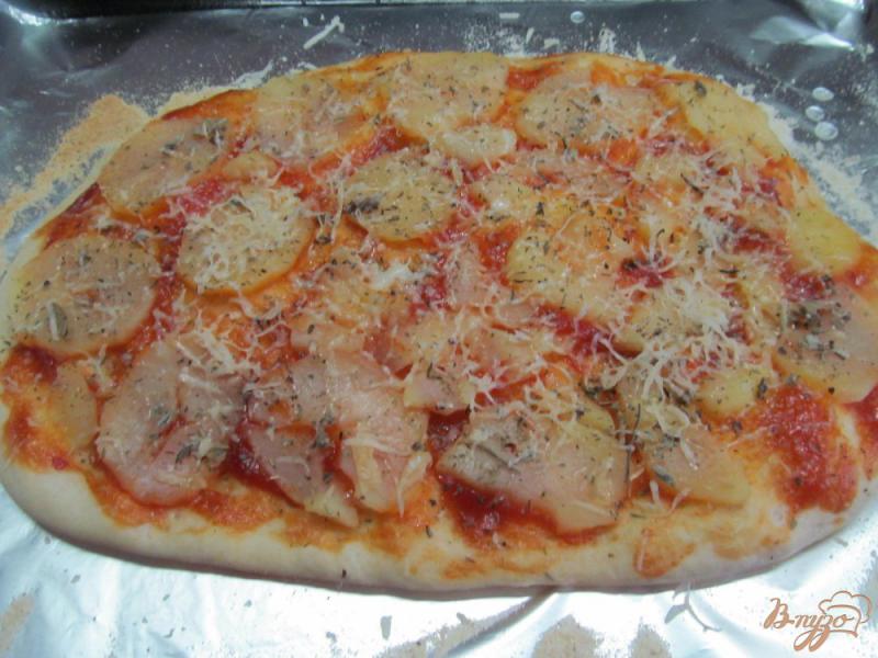 Фото приготовление рецепта: Пицца с хамоном и картошкой шаг №6