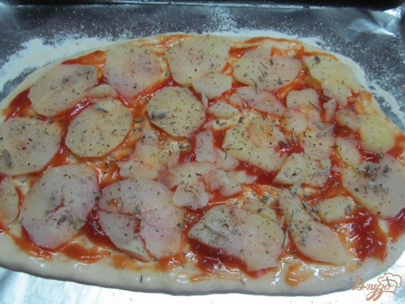 Фото приготовление рецепта: Пицца с хамоном и картошкой шаг №5