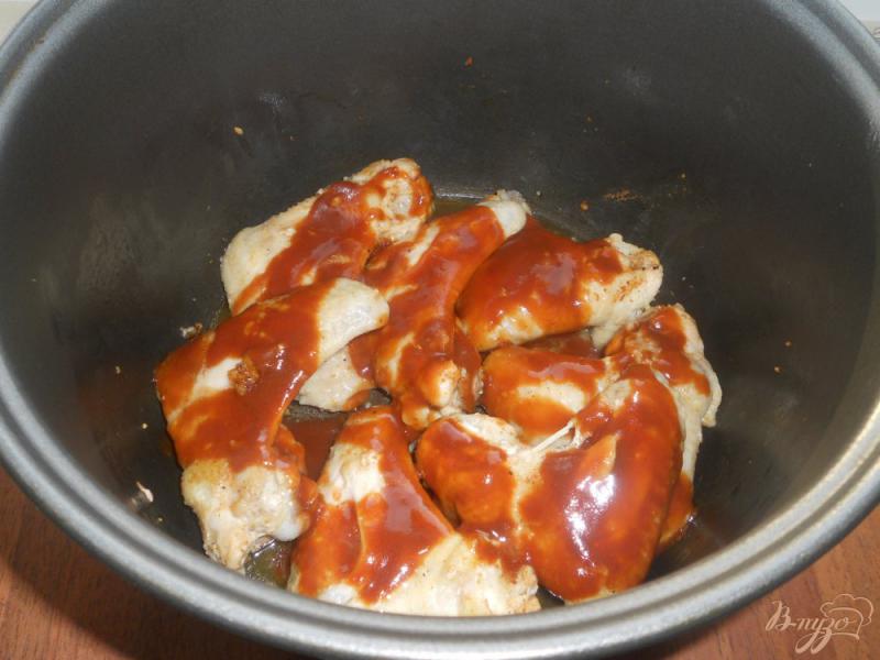 Фото приготовление рецепта: Куриные крылышки в горчично-томатном соусе в мультиварке шаг №4