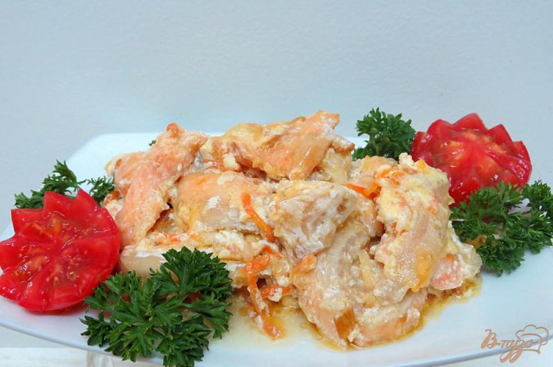 Фото приготовление рецепта: Брюшки лосося в сливочном соусе шаг №6