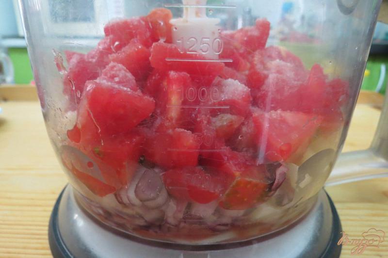 Фото приготовление рецепта: Холодный томатный суп Гаспачо шаг №6
