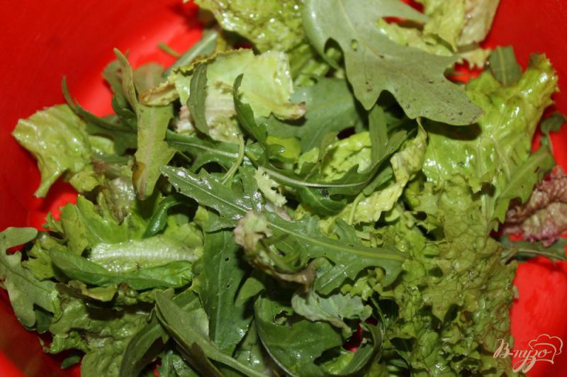 Фото приготовление рецепта: Овощной салат с фетой и песто шаг №1