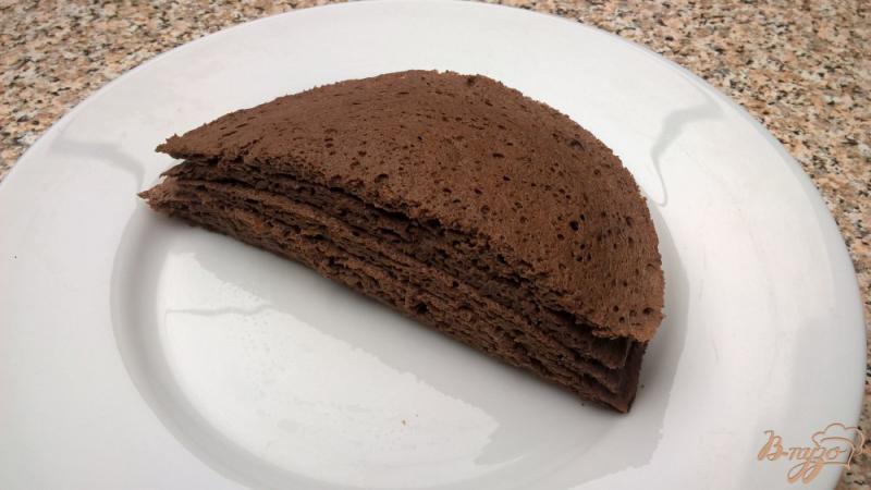 Фото приготовление рецепта: Шоколадно-ореховый торт в микроволновке шаг №5