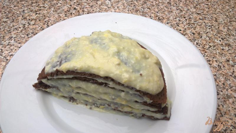 Фото приготовление рецепта: Шоколадно-ореховый торт в микроволновке шаг №8