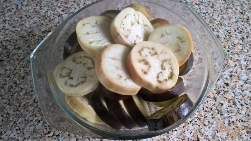 Фото приготовление рецепта: Башенки из баклажанов с брынзой шаг №2
