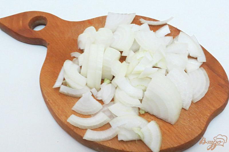 Фото приготовление рецепта: Куриные желудки с грибами в томатно-сметанном соусе шаг №3