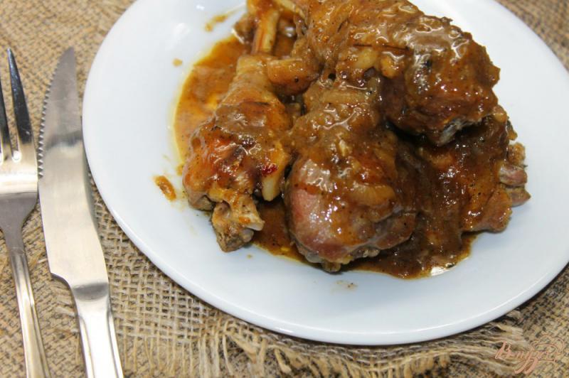 Фото приготовление рецепта: Тушенные куриные голени с горчицей и медом шаг №6