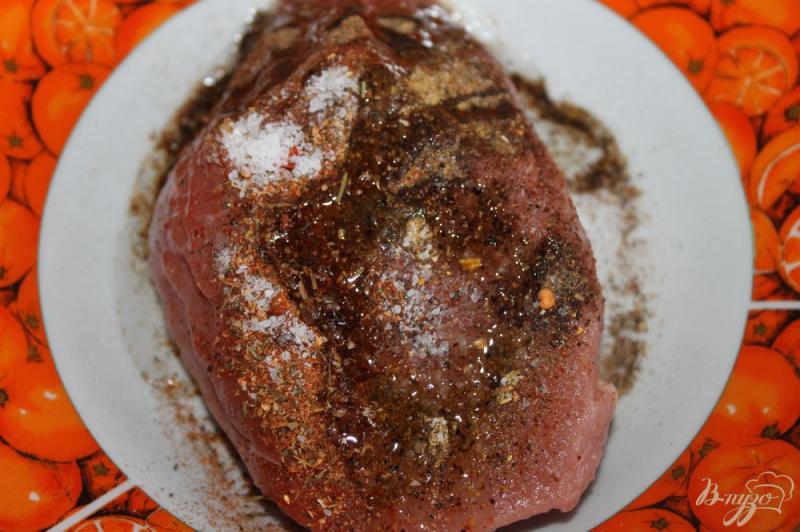 Фото приготовление рецепта: Ароматный стейк из телятины с лаймовым соком шаг №3
