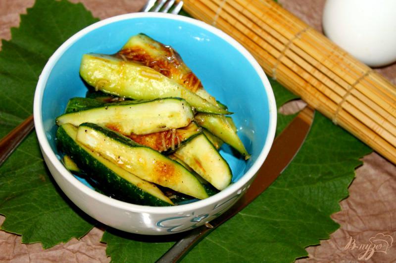 Фото приготовление рецепта: Маринованные огурцы по - китайски в соусе « Терияки » шаг №5