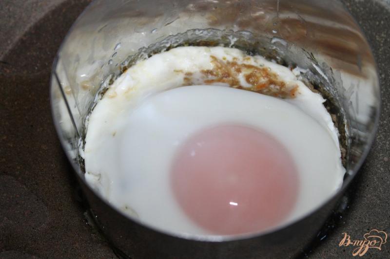 Фото приготовление рецепта: Котлеты с яйцом и паприкой шаг №5