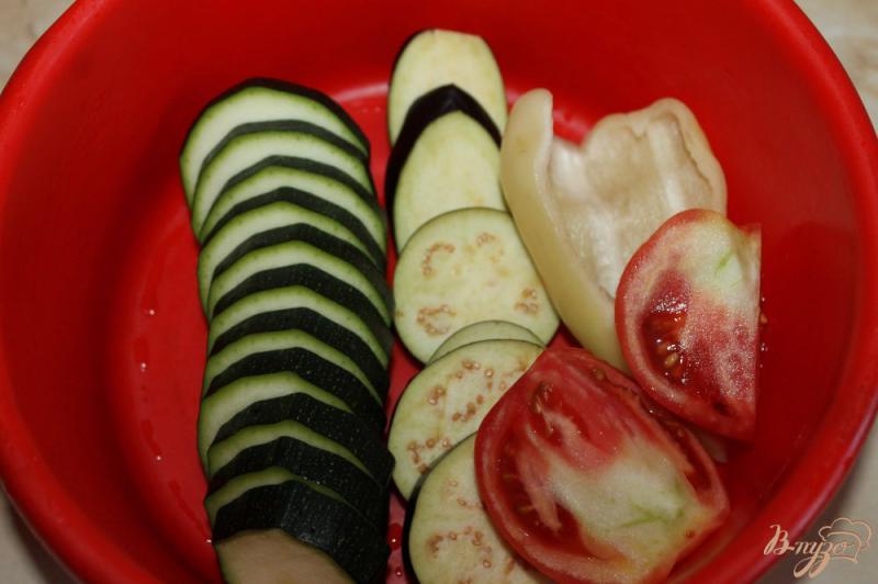 Фото приготовление рецепта: Салат из запеченных овощей и бекона шаг №1