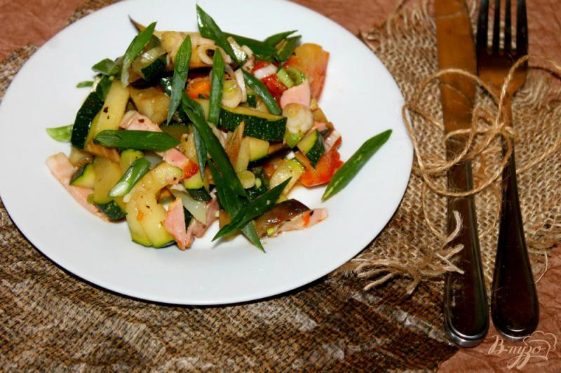 Фото приготовление рецепта: Салат из запеченных овощей и бекона шаг №8
