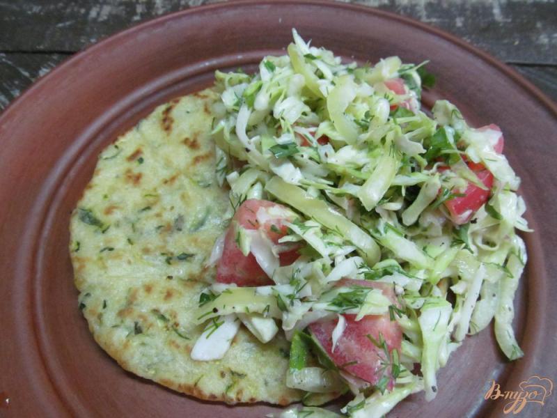 Фото приготовление рецепта: Мексиканский пряный салат с курицей и овощами шаг №6
