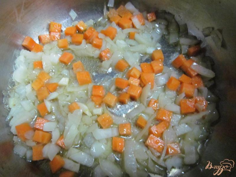 Фото приготовление рецепта: Овощной суп с фрикадельками из мяса с кабачком шаг №2