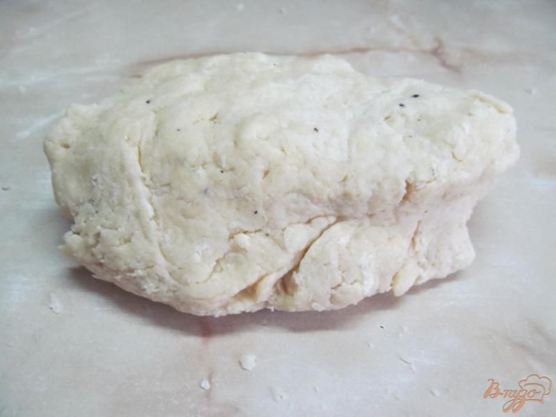 Фото приготовление рецепта: Американские сырные булочки шаг №5