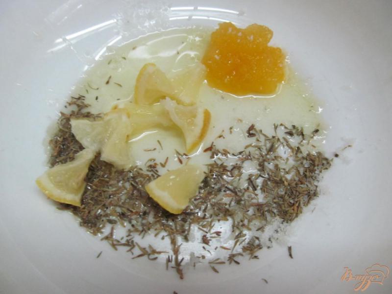 Фото приготовление рецепта: Медово-лимонная курица с картофелем шаг №2