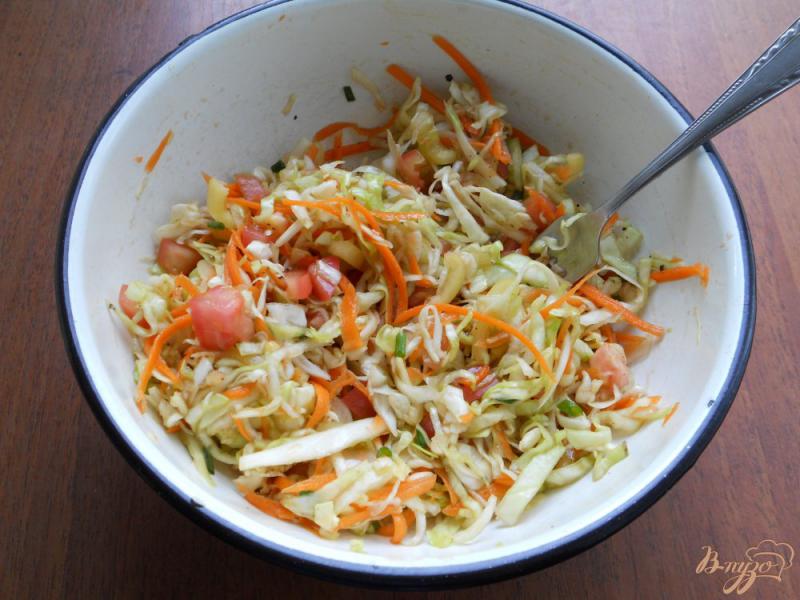 Фото приготовление рецепта: Салат из капусты и овощей «Закусочный» шаг №5
