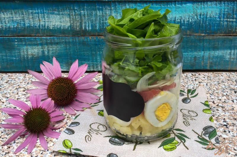 Фото приготовление рецепта: Салат в банке с овощами и яйцом шаг №5