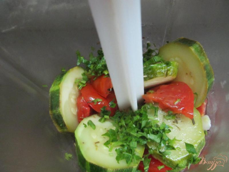 Фото приготовление рецепта: Мясные шарики с полентой и соусом из запеченных овощей шаг №12
