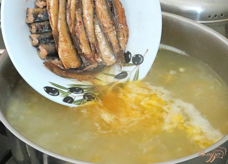 Фото приготовление рецепта: Суп со шпротами шаг №8