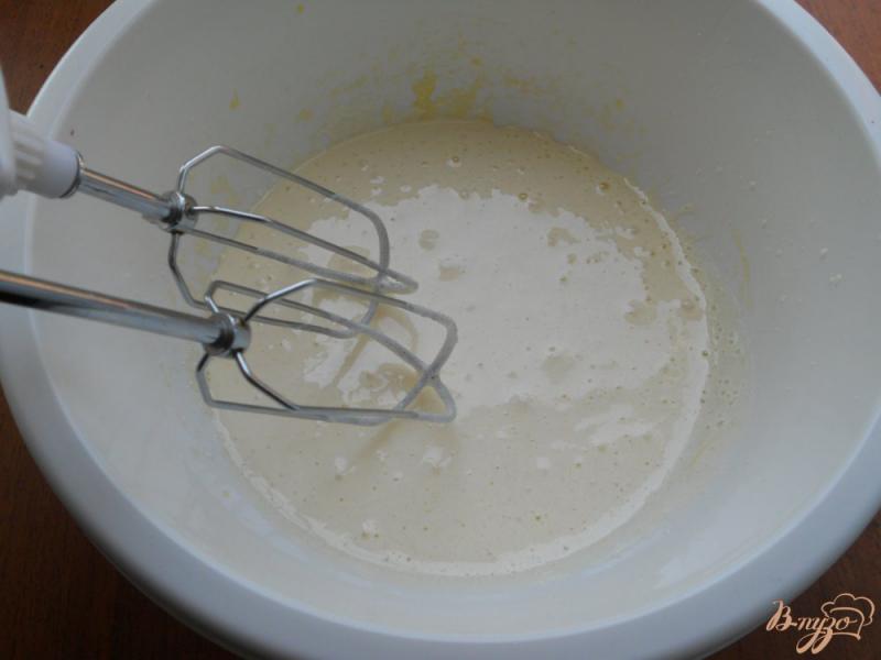 Фото приготовление рецепта: Пирог с творогом и смородиной в мультиварке шаг №5