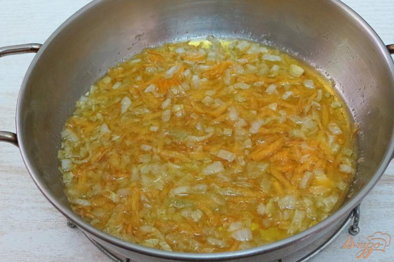 Фото приготовление рецепта: Суп овощной с лисичками шаг №4