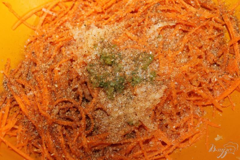 Фото приготовление рецепта: Морковь по - корейски с добавлением свежего перца чили шаг №6