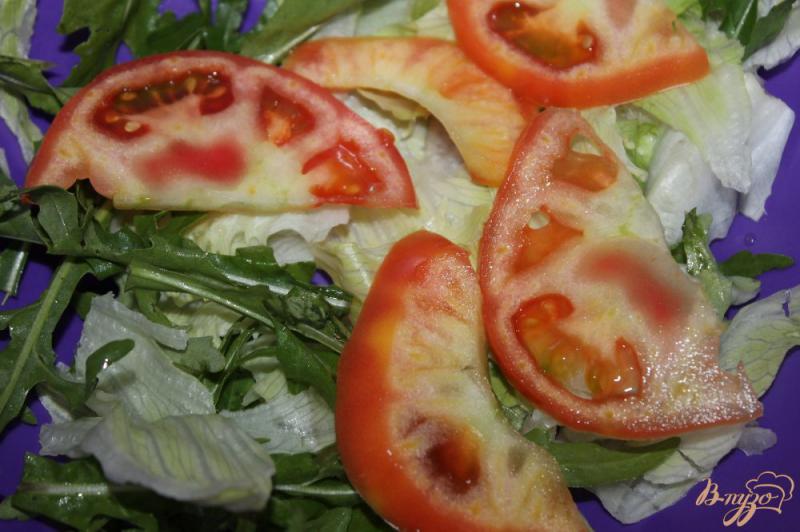 Фото приготовление рецепта: Салат с беконом, сыром и помидорами шаг №2