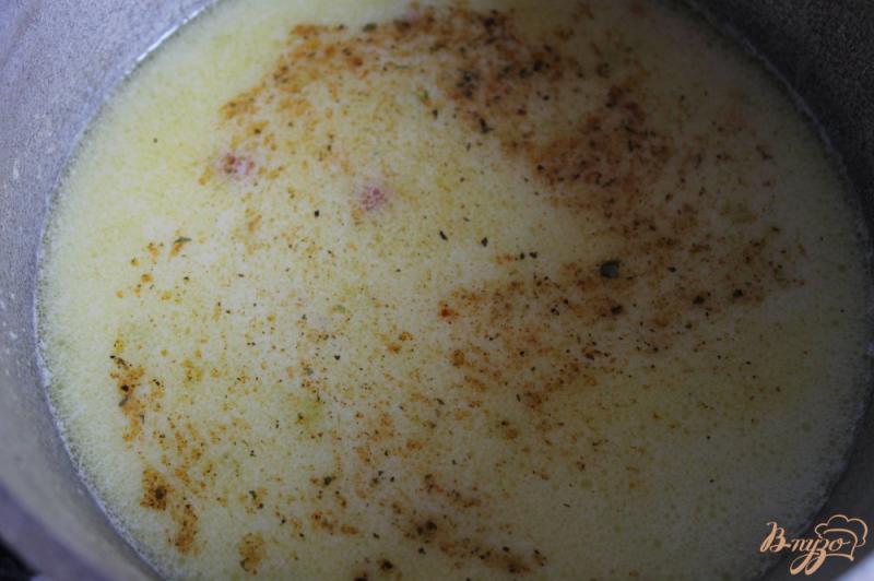 Фото приготовление рецепта: Сливочный суп с кабачком и копченой колбасой шаг №5