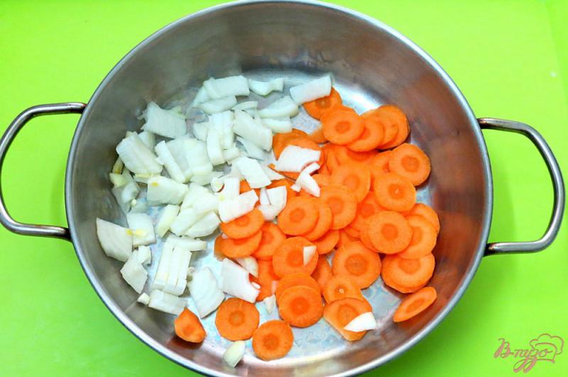 Фото приготовление рецепта: Суп из куриных желудочков с овощами шаг №4