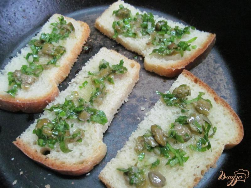 Фото приготовление рецепта: Теплые бутерброды с баклажаном шаг №5