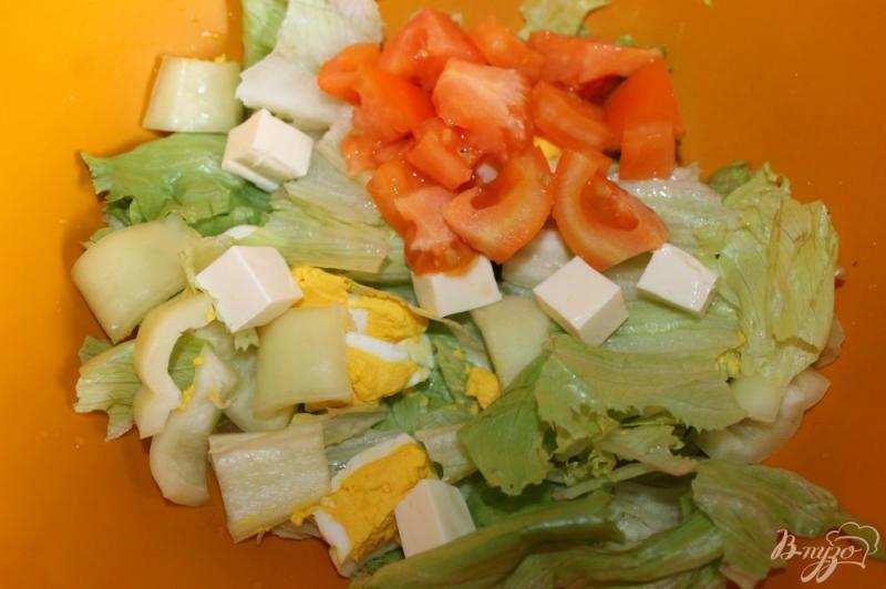 Фото приготовление рецепта: Салат с жареной свининой, баклажанами и сыром шаг №6
