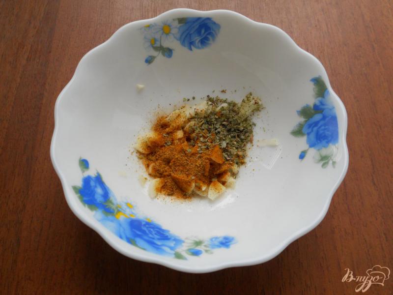 Фото приготовление рецепта: Свинина в чесночно-соевом соусе на пару шаг №2