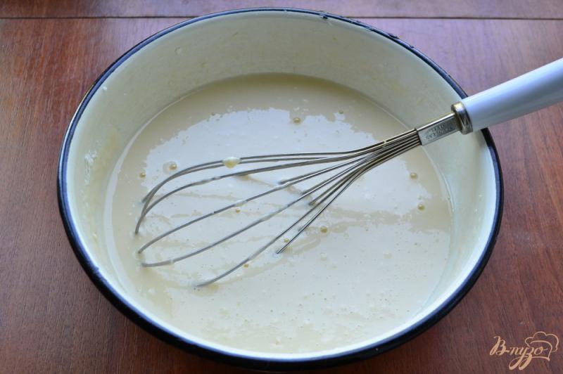 Фото приготовление рецепта: Блины на молоке с сахаром шаг №2