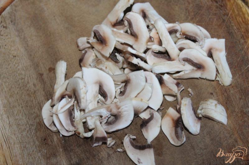 Фото приготовление рецепта: Быстрый закусочный лаваш с грибами к обеду шаг №2