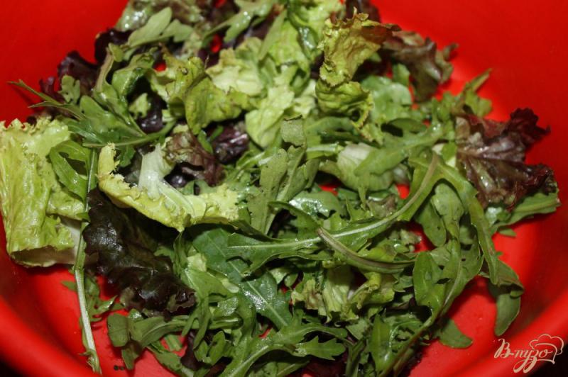Фото приготовление рецепта: Салат с баклажанами и отварной цветной капустой шаг №2