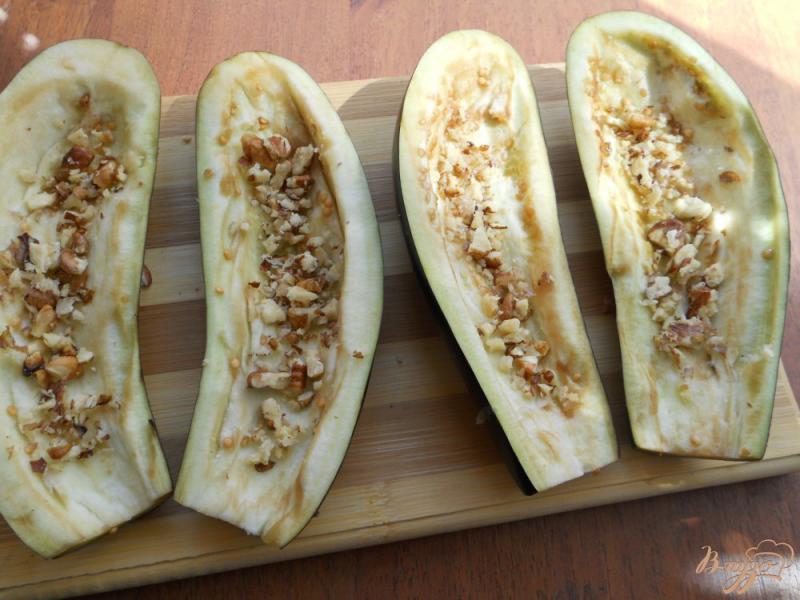Фото приготовление рецепта: Баклажаны с фаршем, орехами и сыром в микроволновке шаг №5