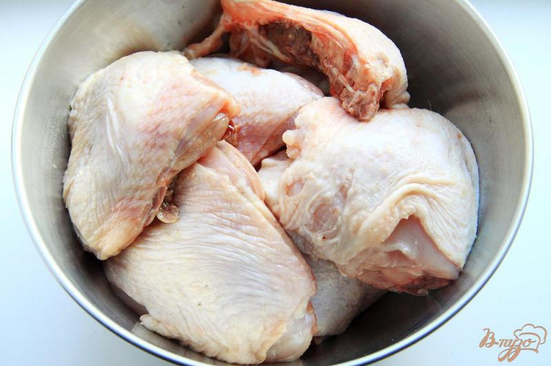 Фото приготовление рецепта: Куриные бедра с картофелем в рукаве шаг №1