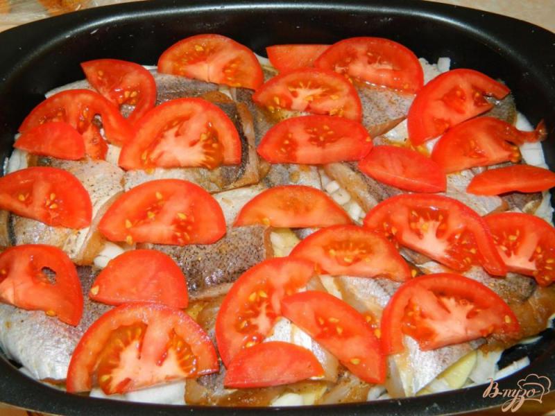 Фото приготовление рецепта: Рыба, запеченная с овощами под сыром шаг №3