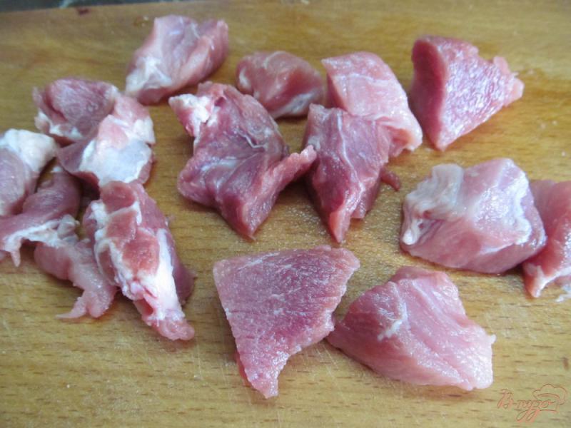 Фото приготовление рецепта: Разу из свинины с имбирем и фасолью шаг №1