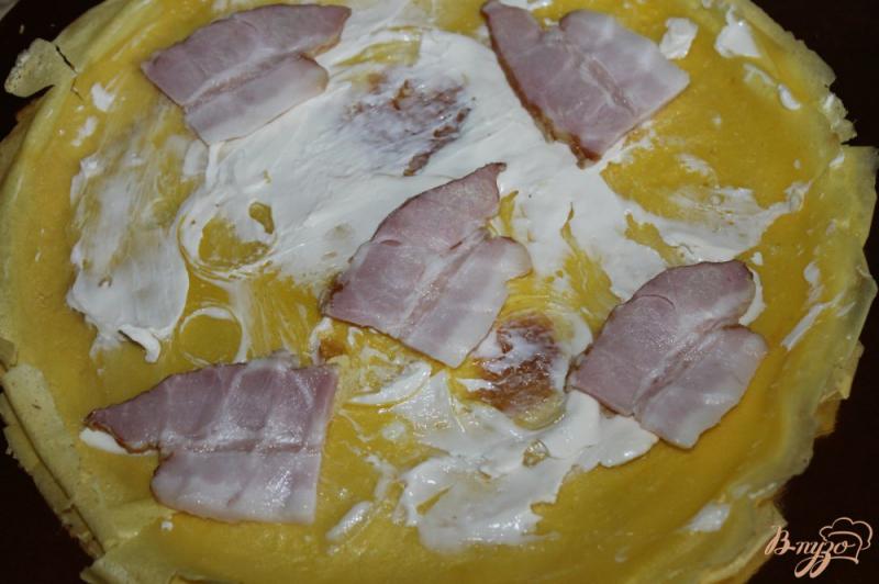 Фото приготовление рецепта: Блины с беконом и сливочным сыром шаг №5