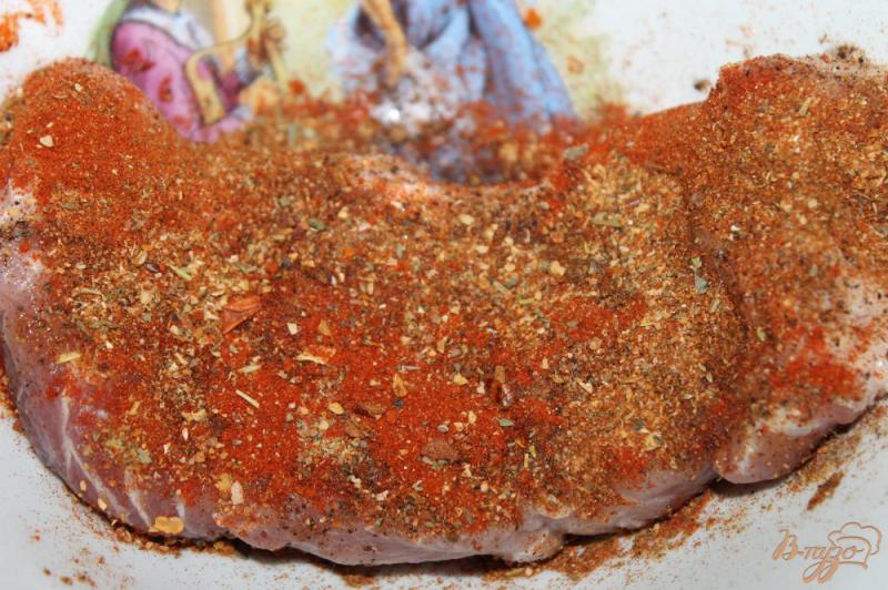 Фото приготовление рецепта: Свиной балык с ягодным соусом шаг №2