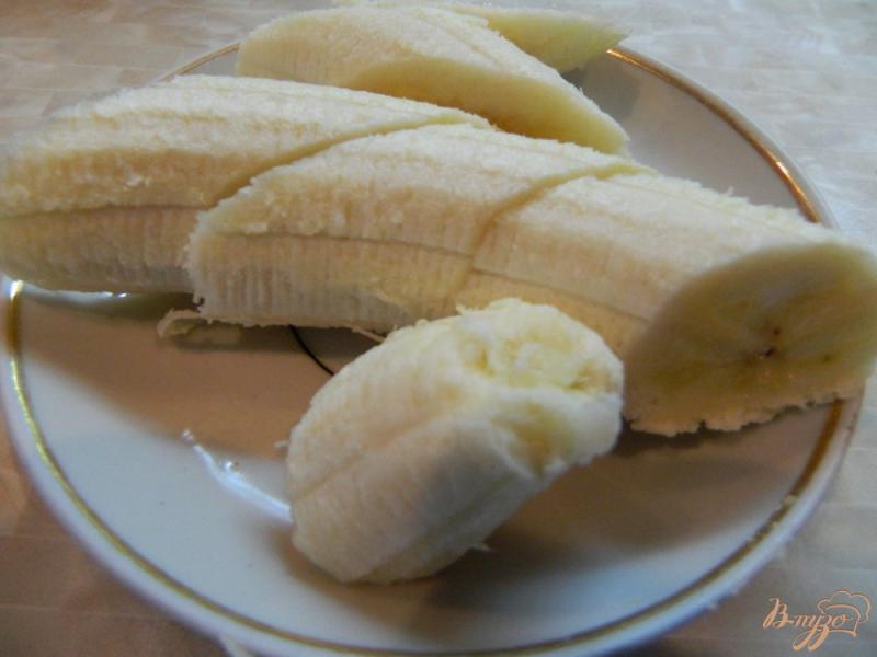 Фото приготовление рецепта: Клубнично-банановый десерт шаг №2