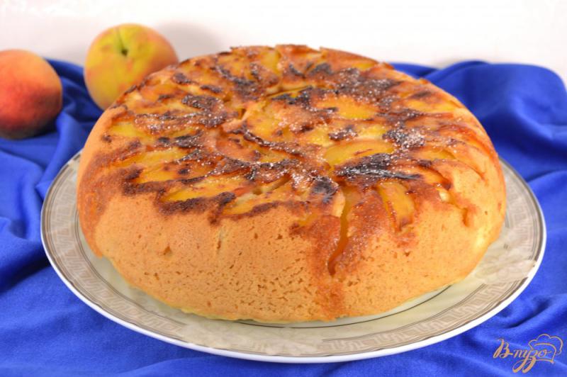 Фото приготовление рецепта: Пирог с персиками в мультиварке шаг №11