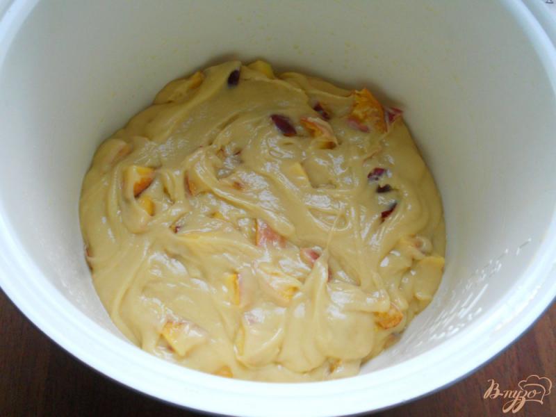 Фото приготовление рецепта: Пирог с персиками в мультиварке шаг №10
