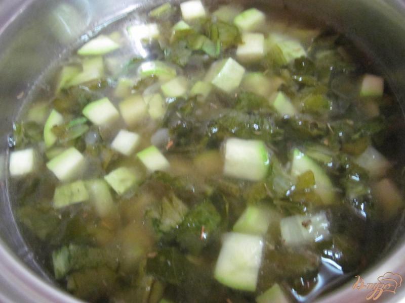 Фото приготовление рецепта: Суп-пюре из кабачка с морковными чипсами шаг №6