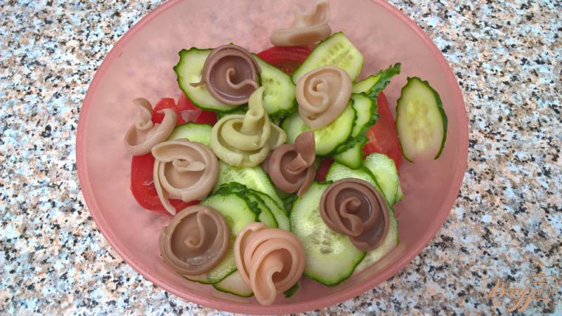 Фото приготовление рецепта: Овощной салат с пастой и брынзой шаг №3